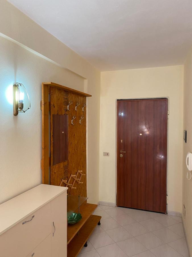 Апартаменты One Apartament Дуррес Экстерьер фото